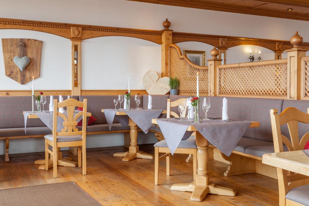 Hotel Hartungs Hoteldorf 3*